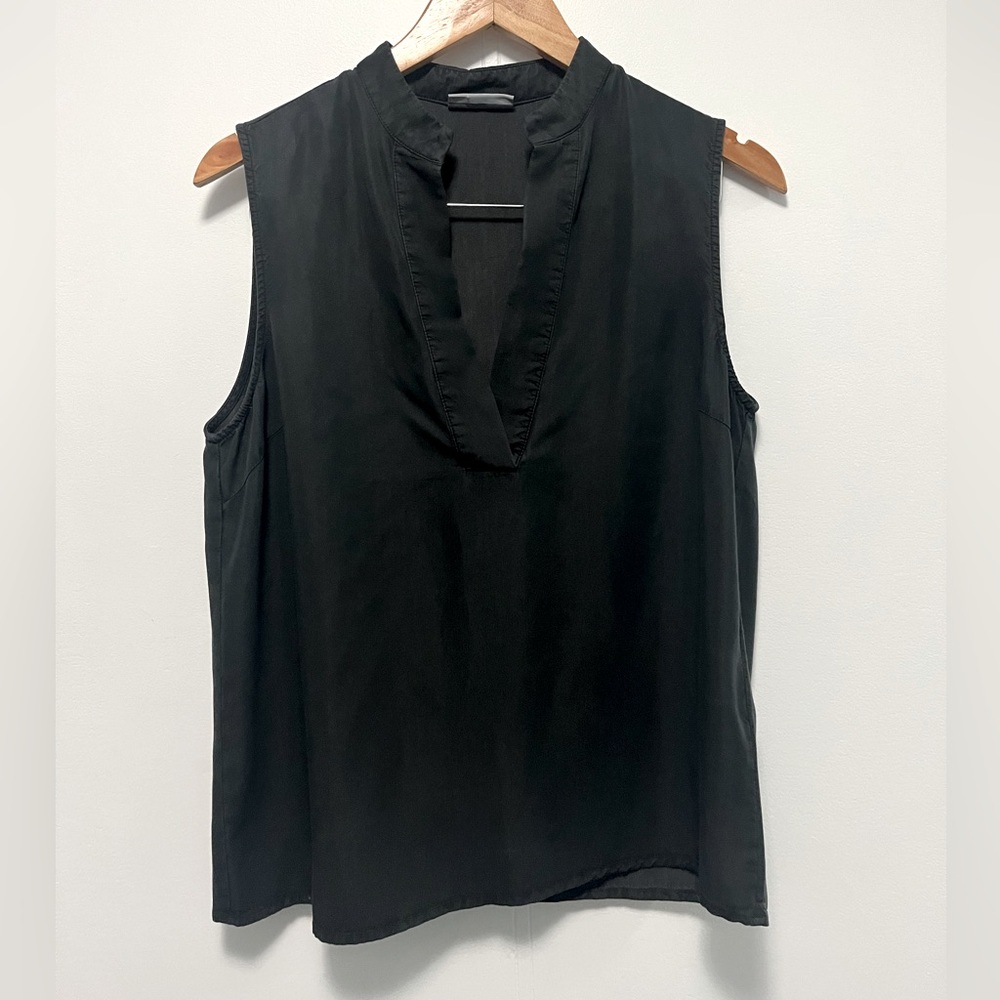 Black Sleeveless Women's Top